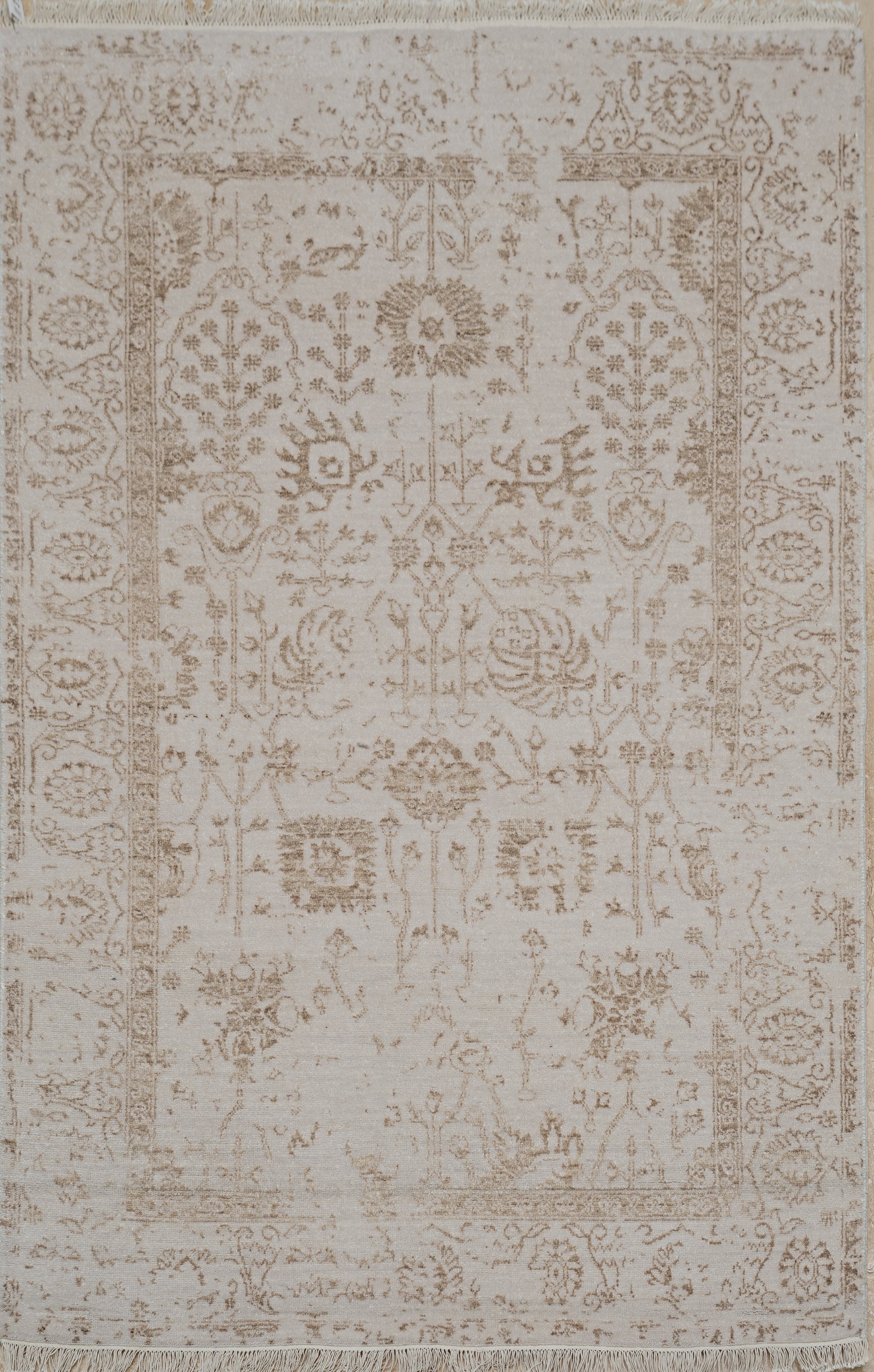 Handknotted Modern Carpet DIA- 1139 VASE 3